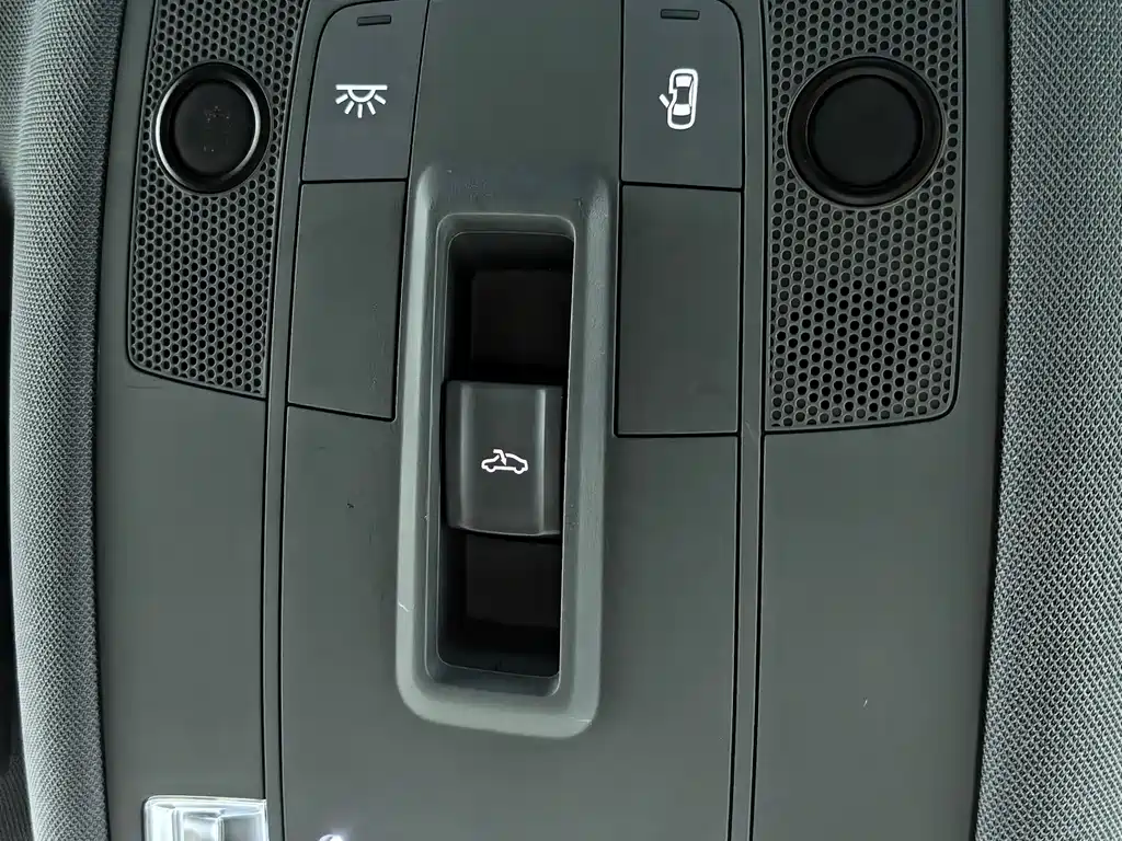 Audi A3 - фото 16