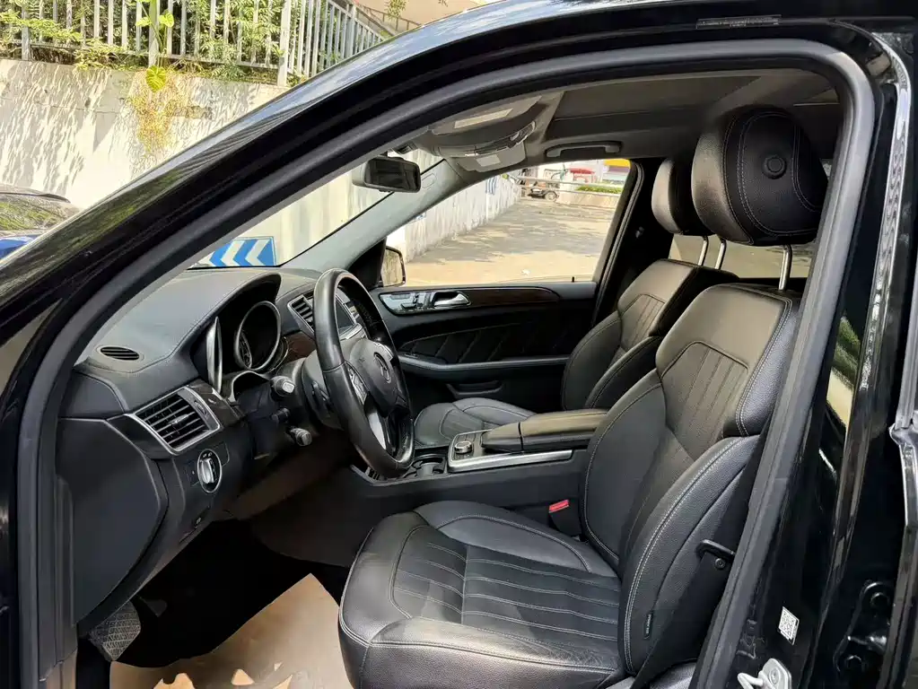 Mercedes-Benz GL-Class — миниатюра 7