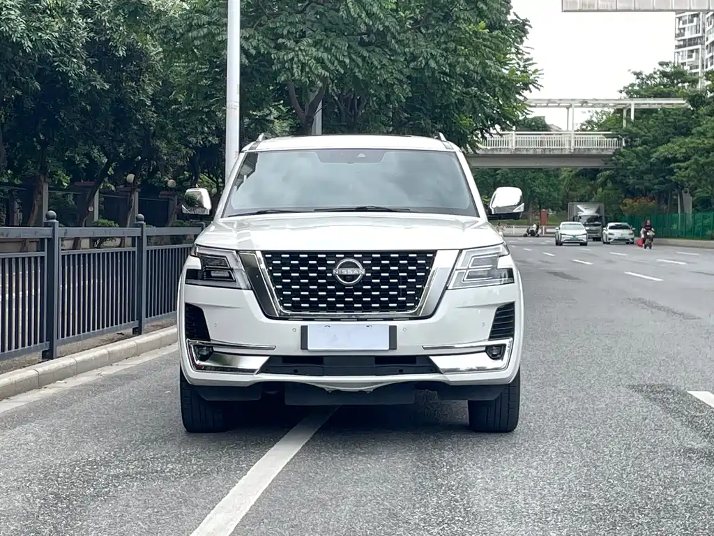 Nissan Patrol — миниатюра 2