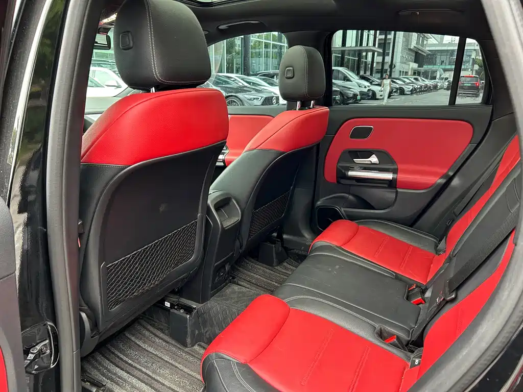 Mercedes-Benz GLA AMG — миниатюра 6