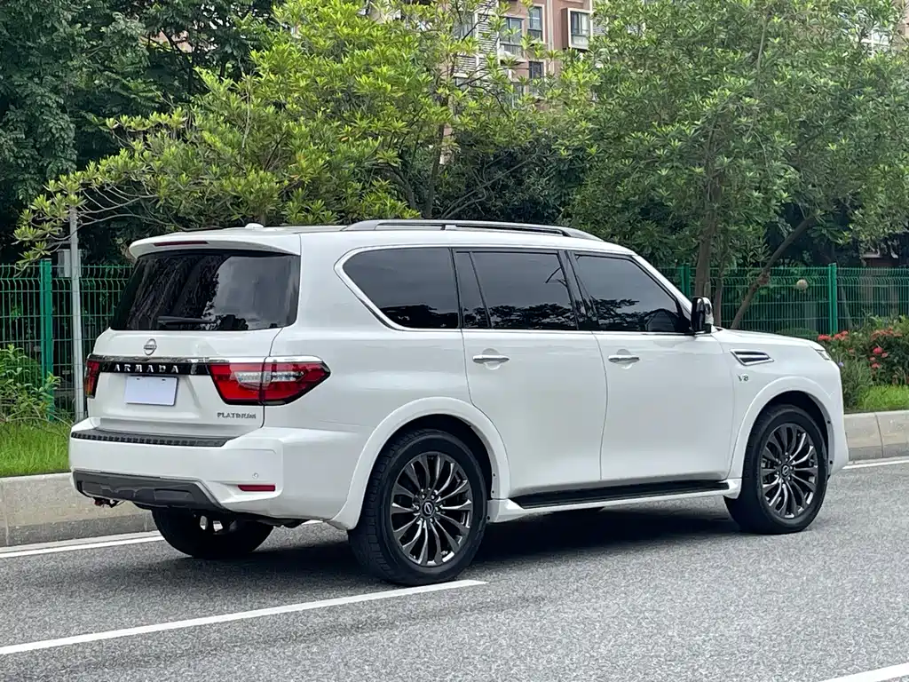 Nissan Patrol — миниатюра 19