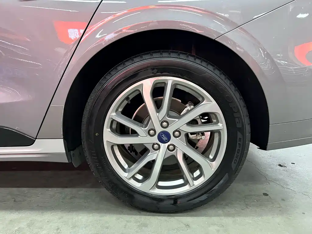 Ford Mondeo — миниатюра 17