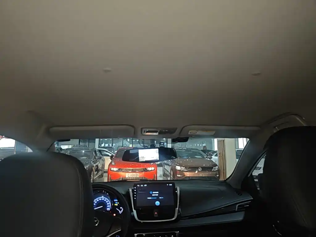 Toyota Yaris L — миниатюра 18