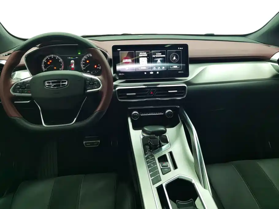 Geely Binyue — миниатюра 12