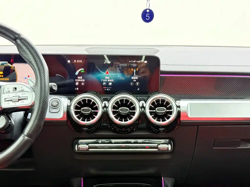 Mercedes-Benz GLB AMG — миниатюра 16