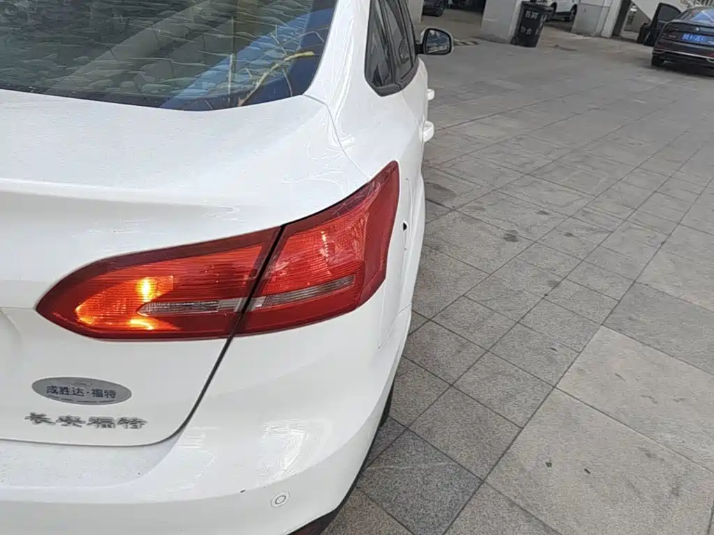 Ford Focus — миниатюра 8
