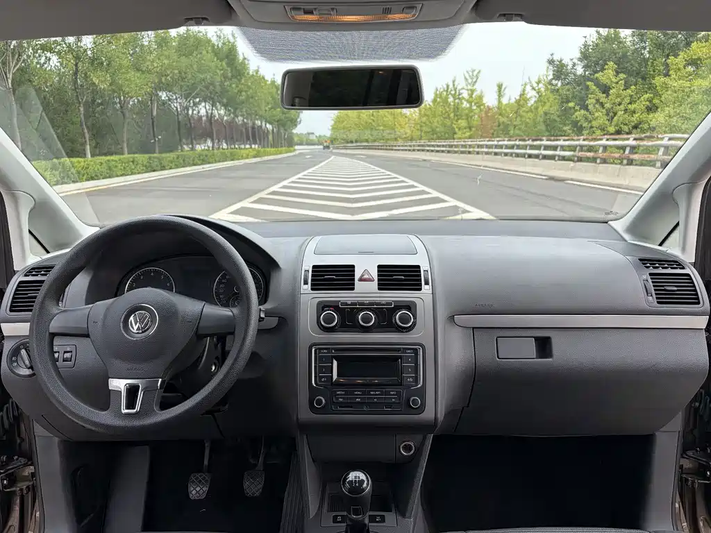 Volkswagen Touran — миниатюра 6