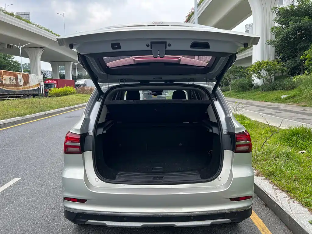 Roewe RX5 New Energy — миниатюра 8