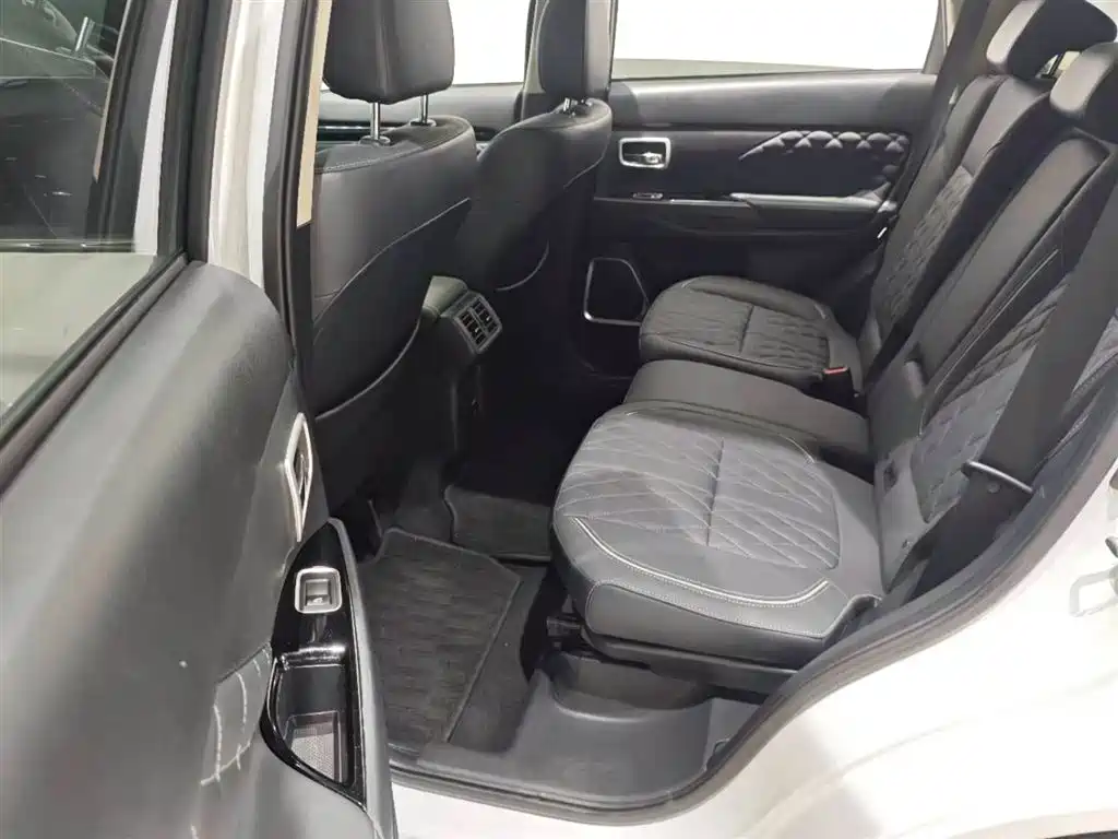 Mitsubishi Outlander 2.4L 4WD Enjoy Edition 7 seats, фото 11