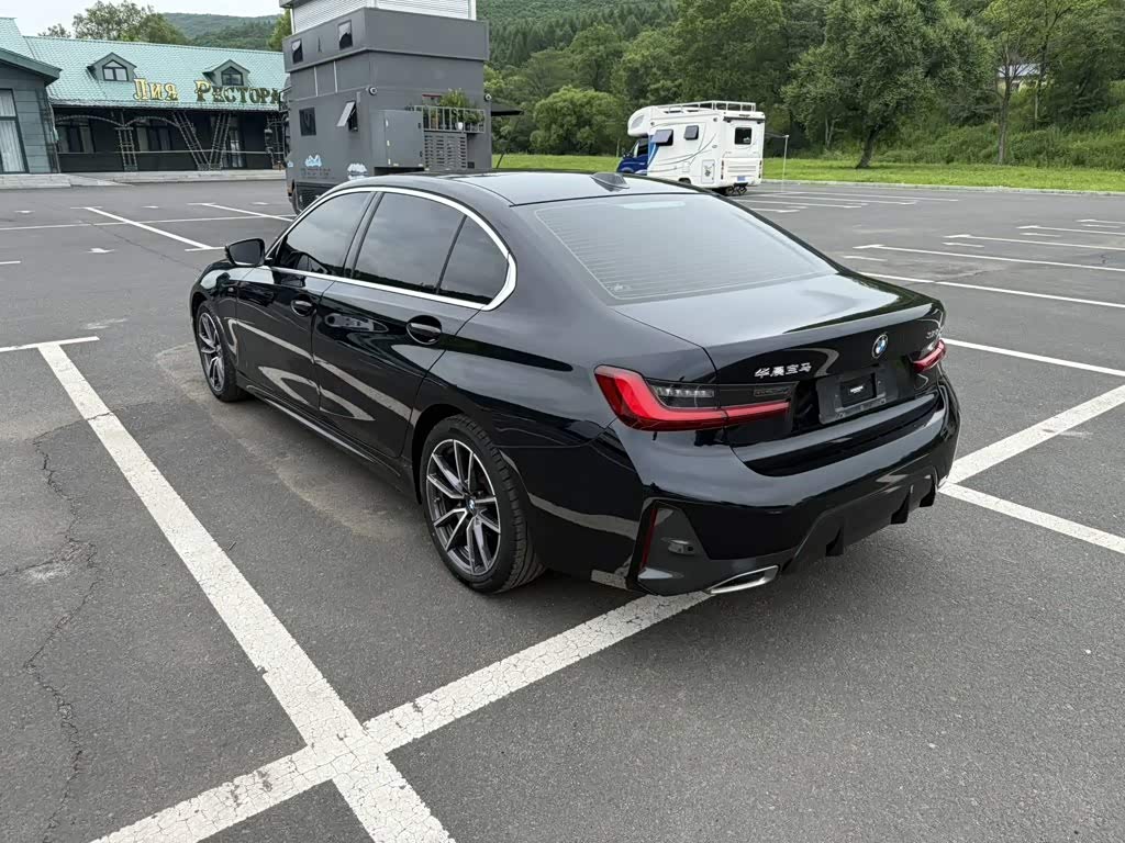 BMW 3 Series 2.0 л 2023 г. Чёрный, пробег 37000 км