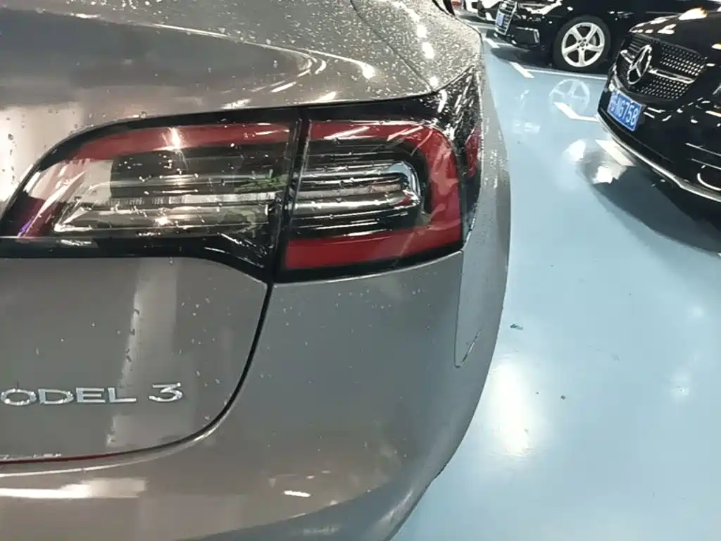 Tesla Model 3 — миниатюра 8