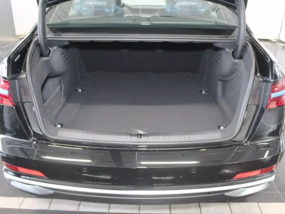Audi A6L 2026 40 TFSI Luxury