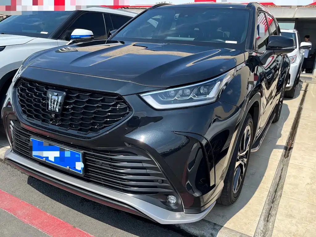 Toyota Crown Kluger 2023