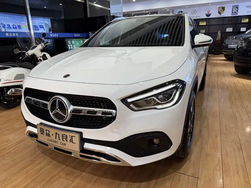 Mercedes-Benz GLA 2021