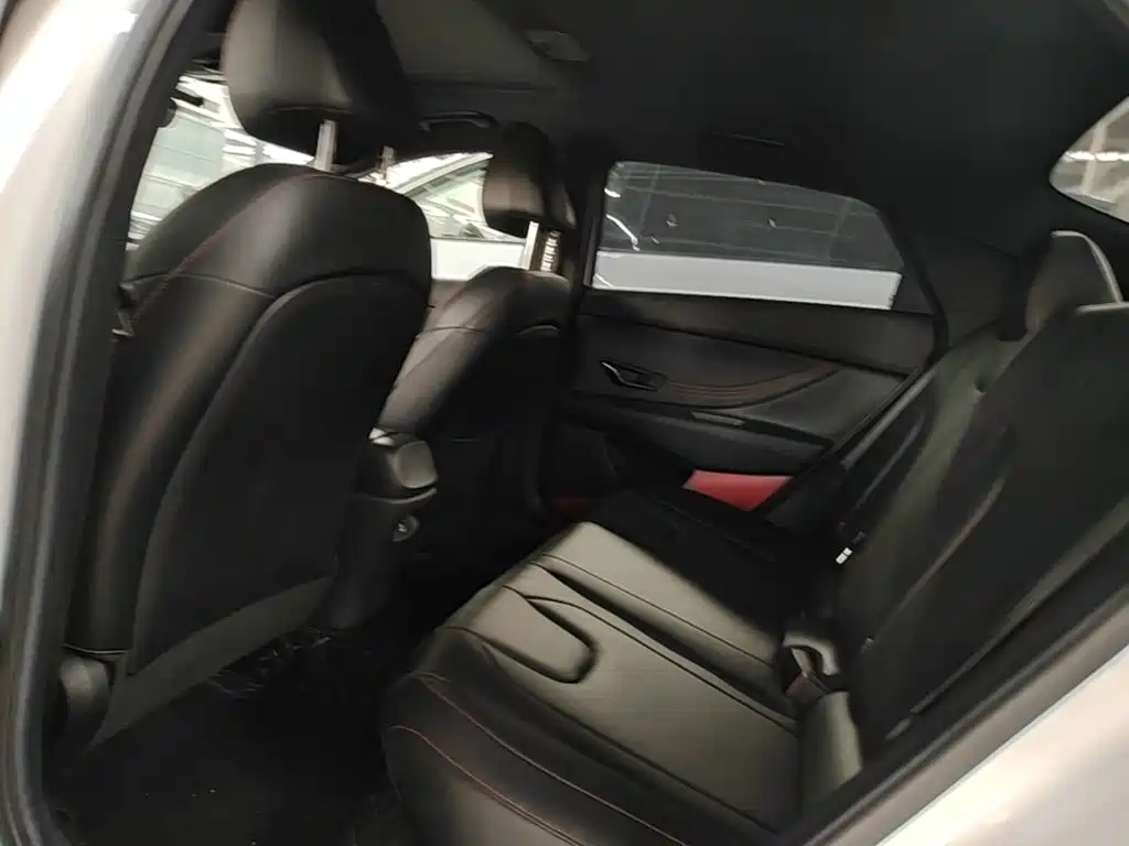 Hyundai Elantra — миниатюра 17