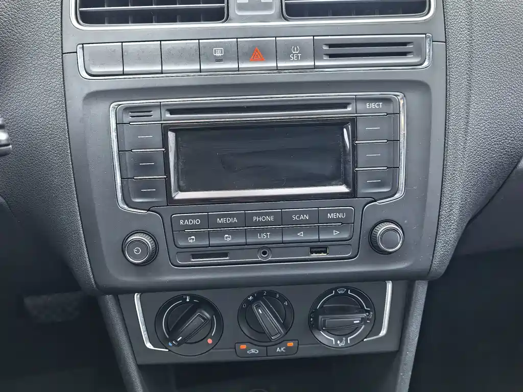 Volkswagen Polo — миниатюра 7