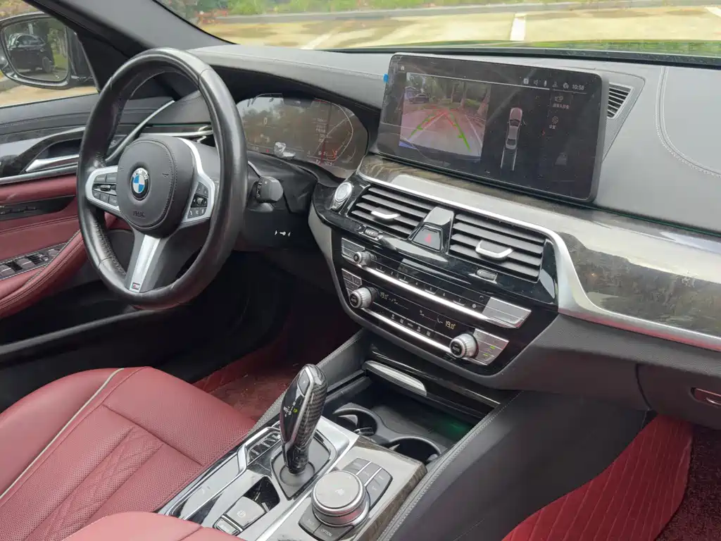 BMW 5 Series — миниатюра 8