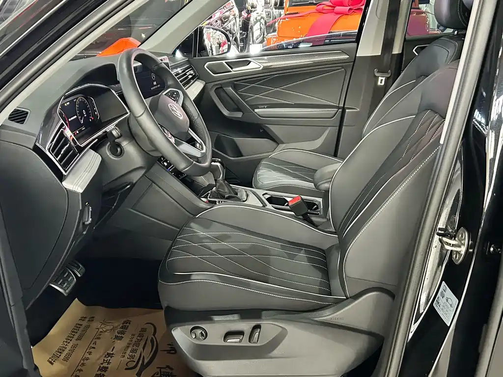 Volkswagen Tiguan L L 2024 330TSI AT R-Line