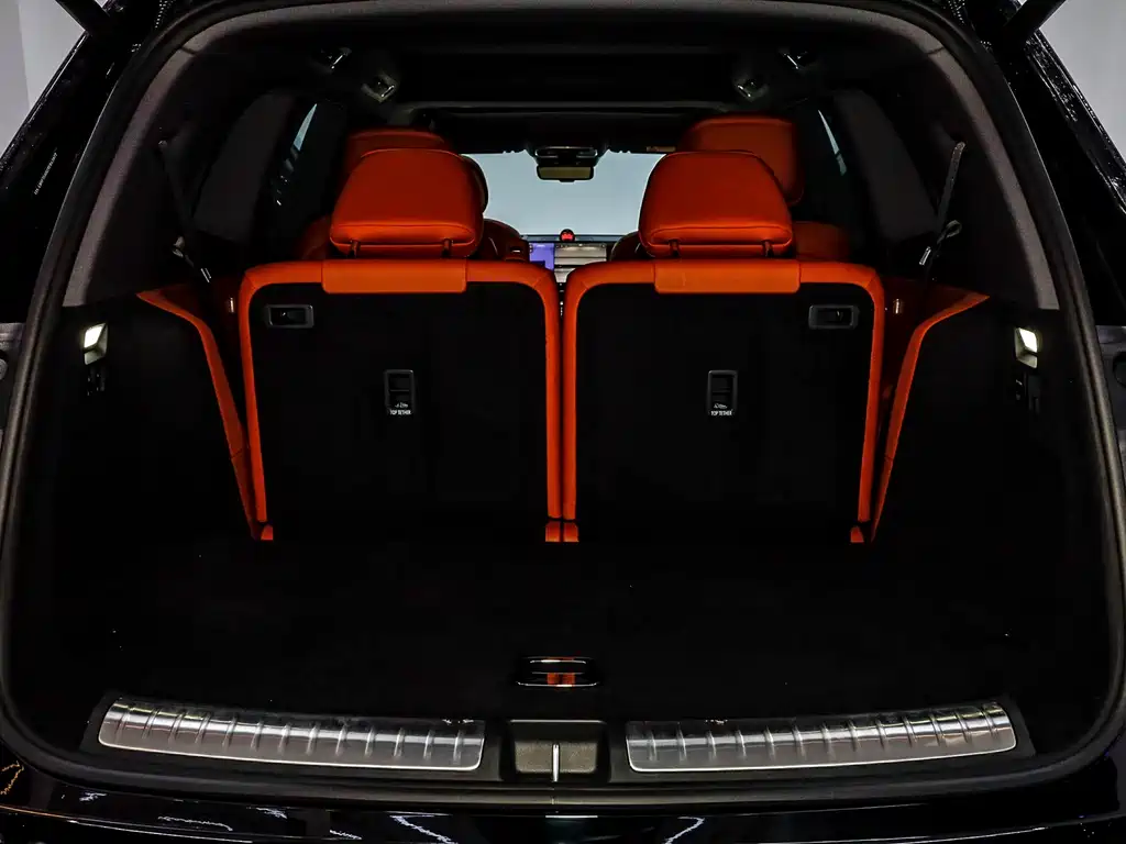 AITO ASK THE WORLD M8