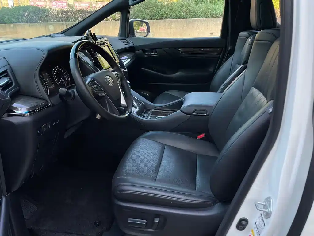 Toyota Alphard 2018 3.5L Luxury