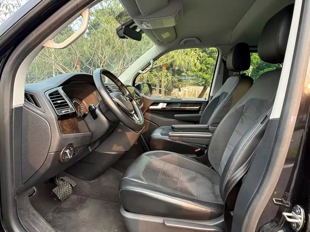 Volkswagen Multivan — миниатюра 7