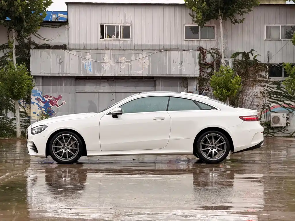 Mercedes-Benz E-Class (Import) — миниатюра 4