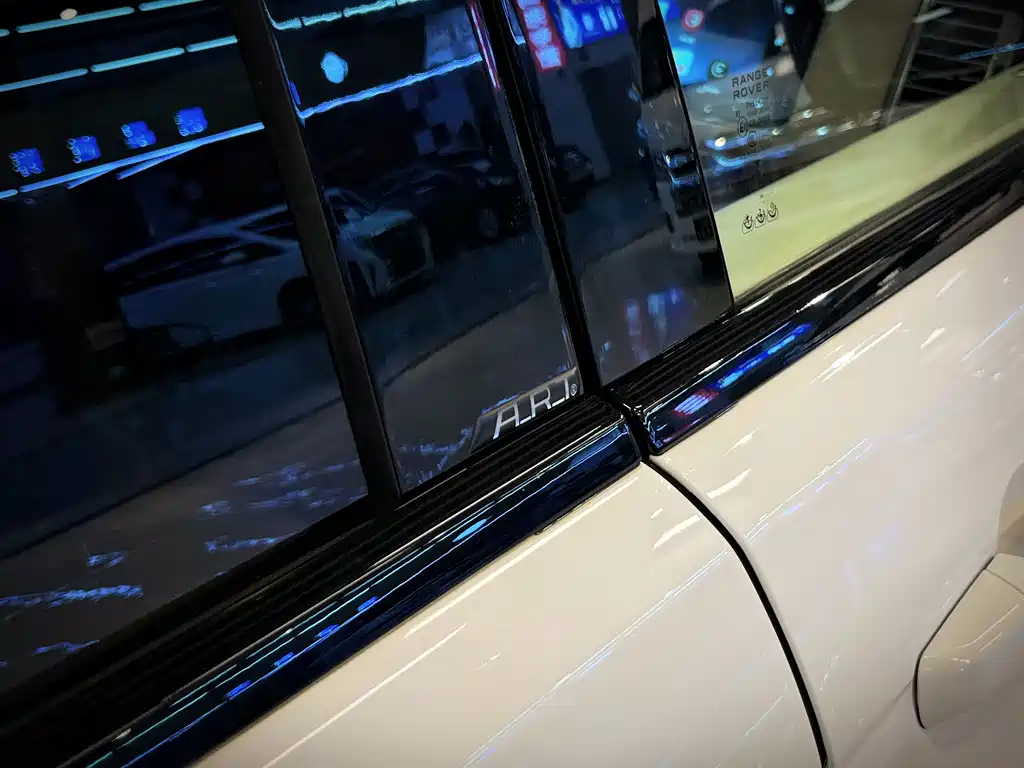 Land Rover Range Rover — миниатюра 9