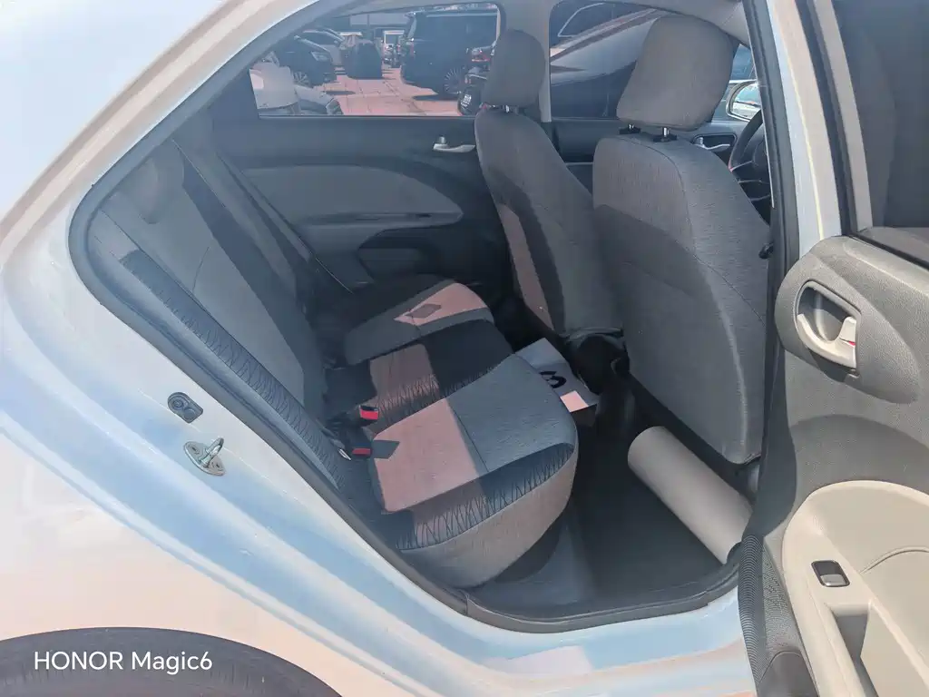 Kia Huanchi — миниатюра 6