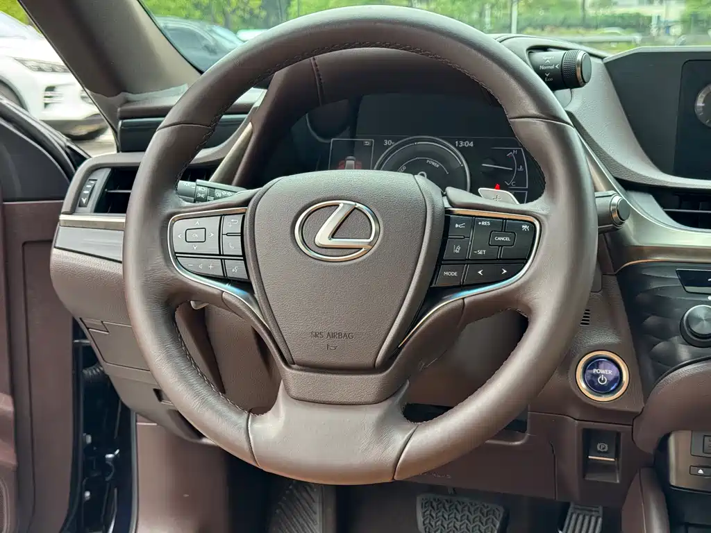 Lexus ES — миниатюра 9