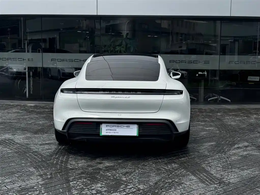 Porsche Taycan — миниатюра 5