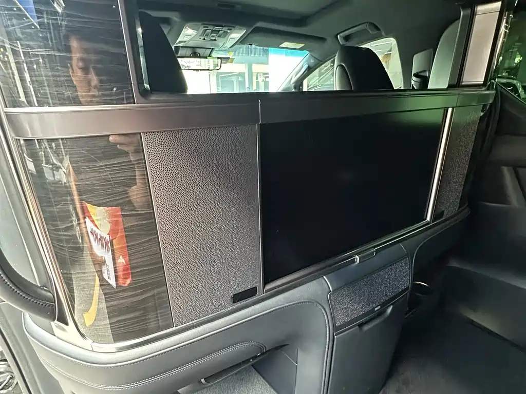 Lexus LM — фотографии объявления, Фото 24