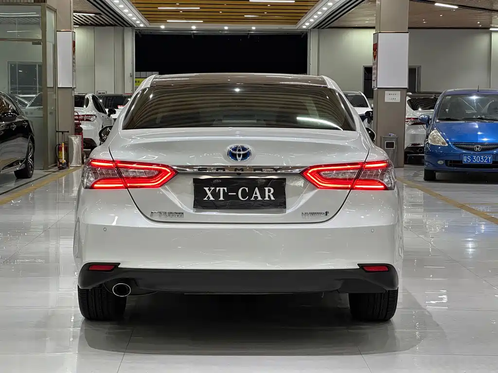 Toyota Camry — миниатюра 16