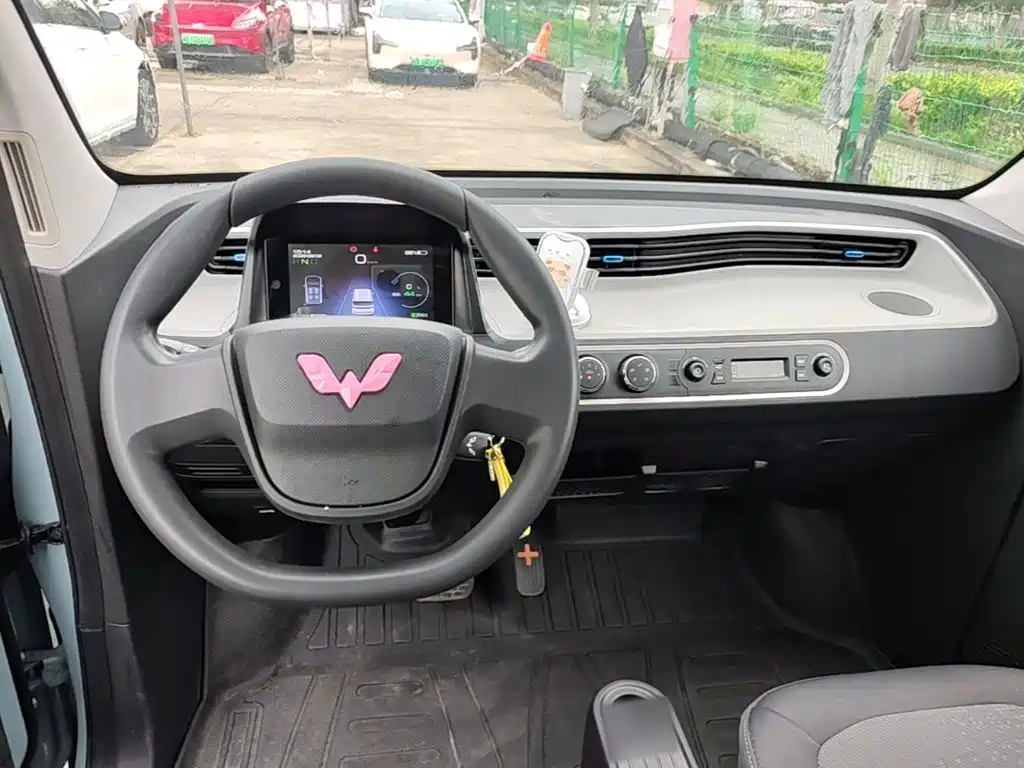 Wuling MINIEV — миниатюра 10