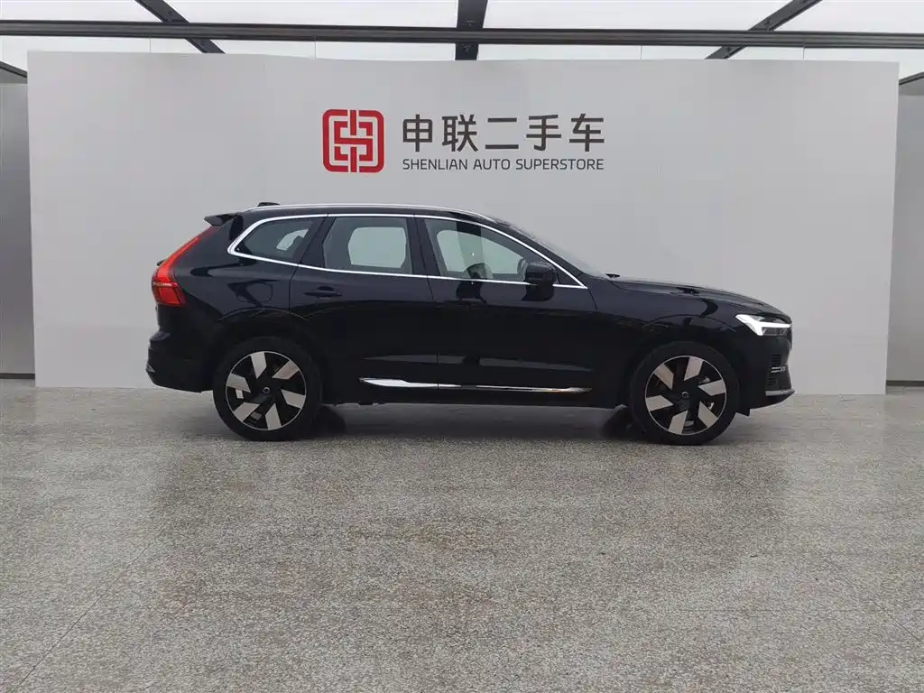 VOLVO XC60 PLUG IN HYBRID
