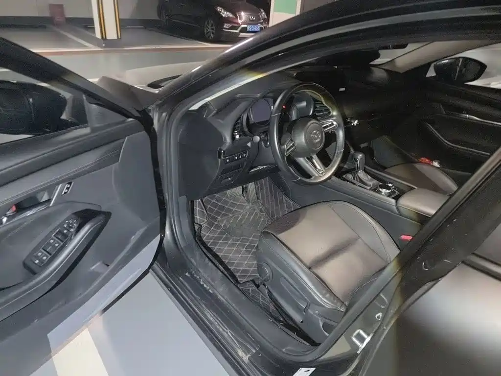 Mazda 3 Axela — миниатюра 12