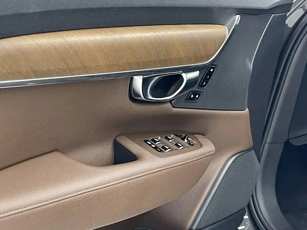 Volvo S90 PHEV — миниатюра 14