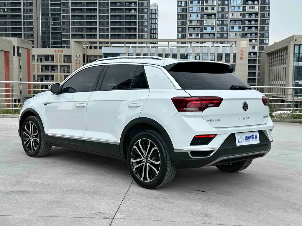 Volkswagen T-Roc 2022 280TSI DSG PLUS