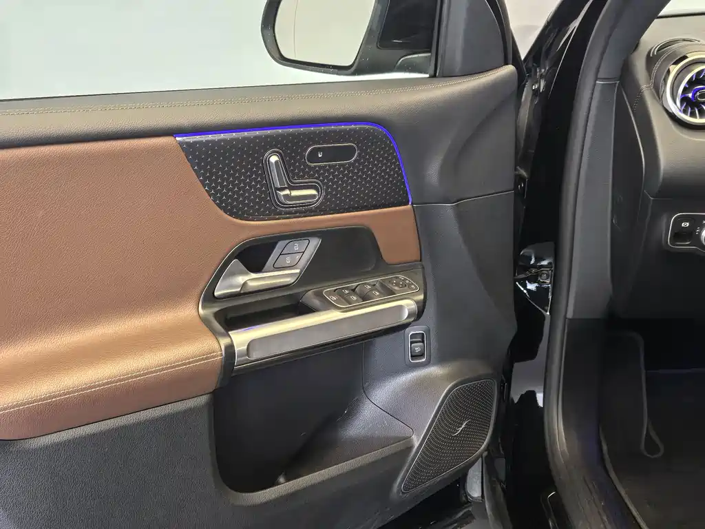 Mercedes-Benz EQB — миниатюра 17