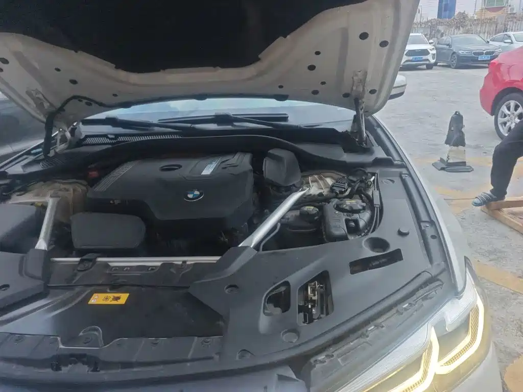 BMW 5 Series New Energy — миниатюра 22