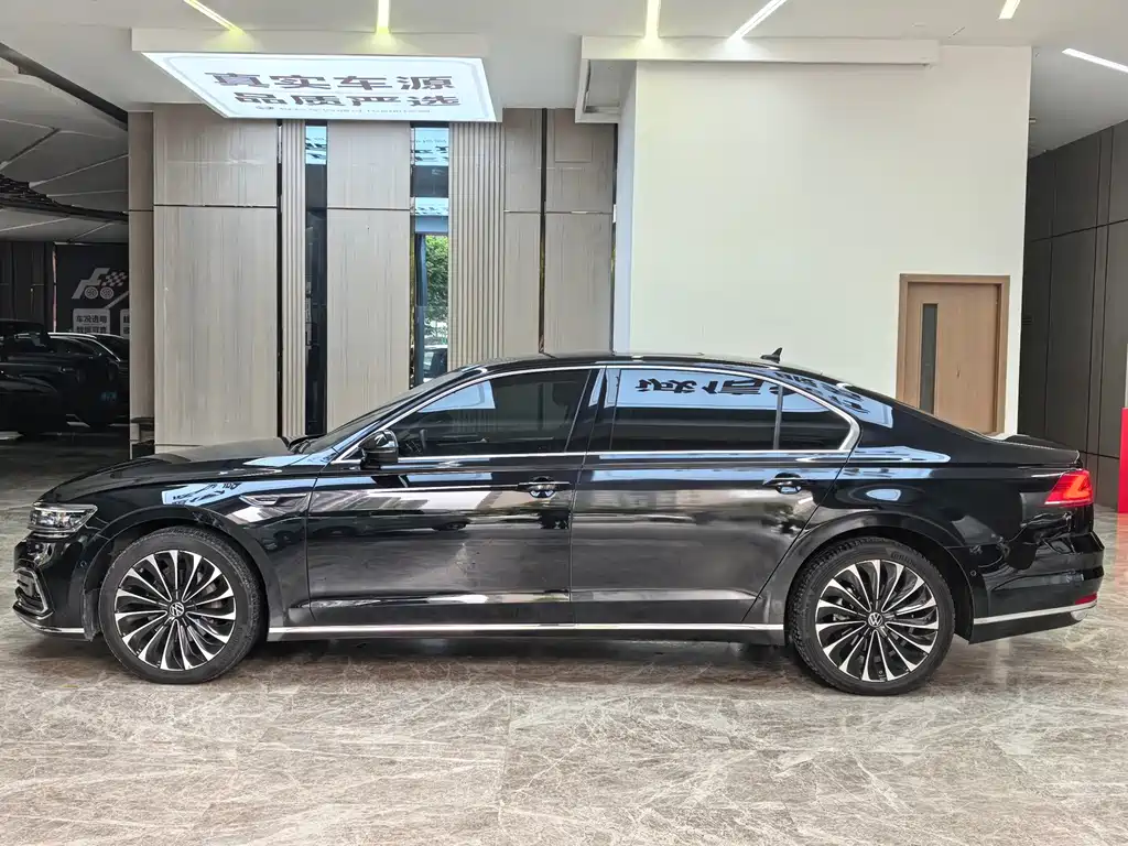 Volkswagen Phideon — миниатюра 4