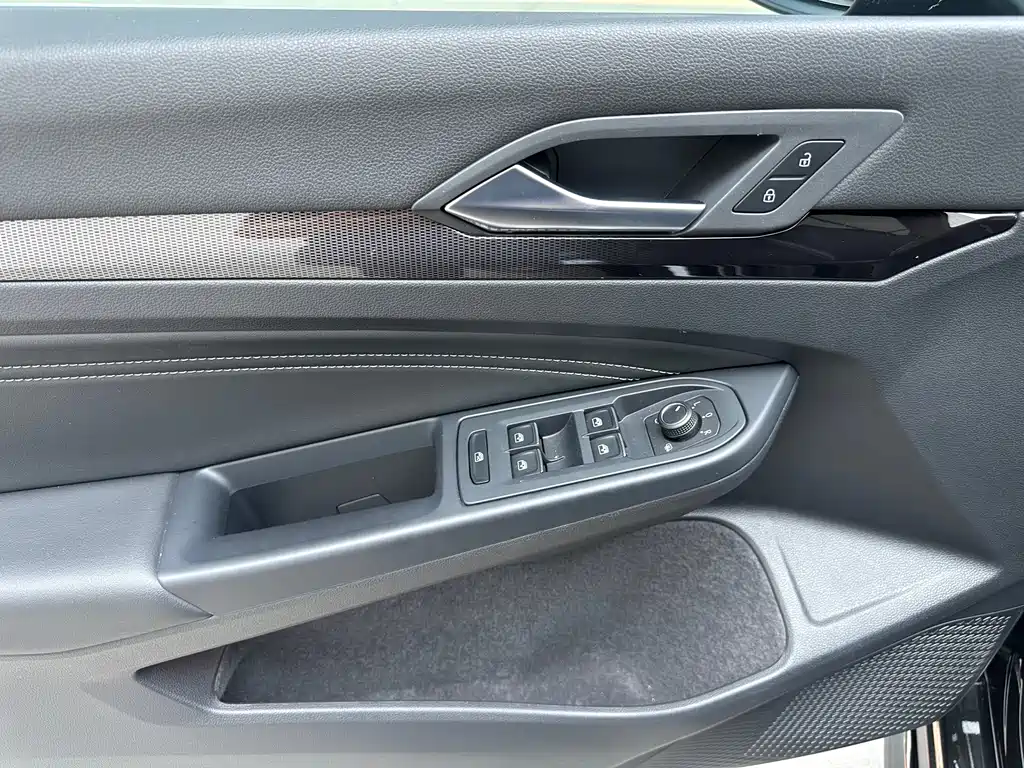 Volkswagen Golf 2023 280TSI DSG R-Line Lite