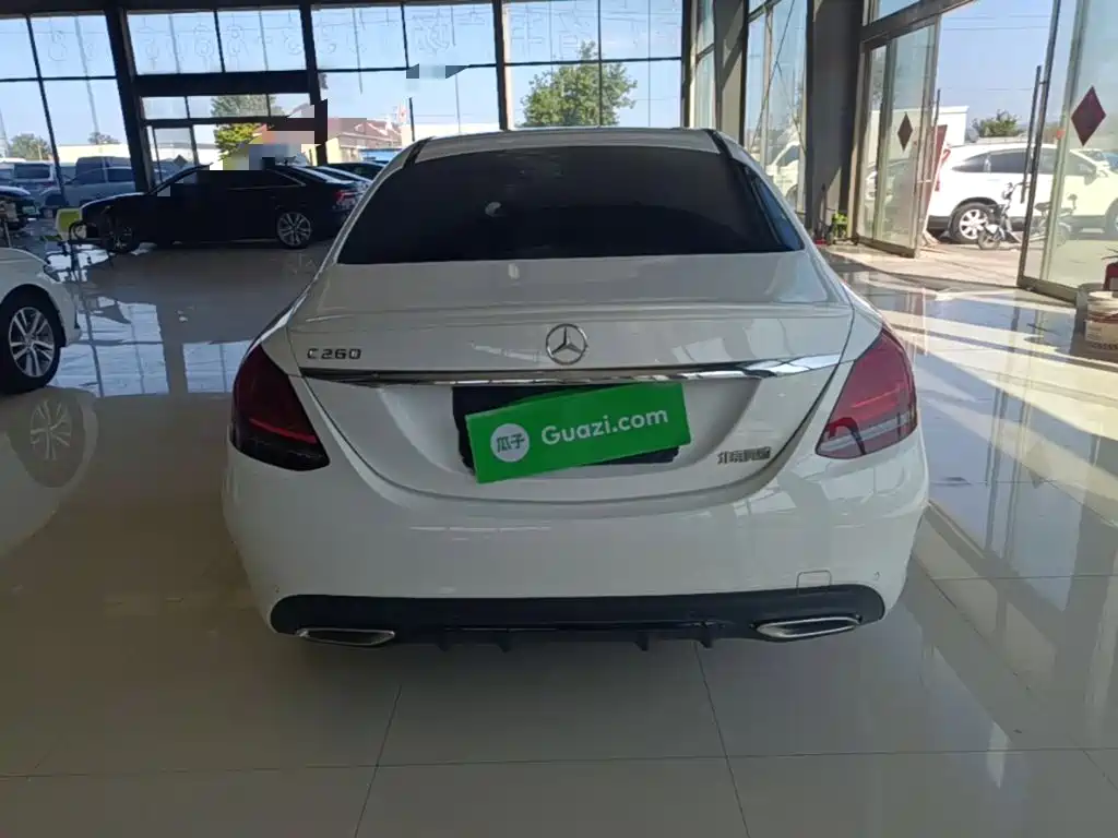 Mercedes-Benz C-Class — миниатюра 6