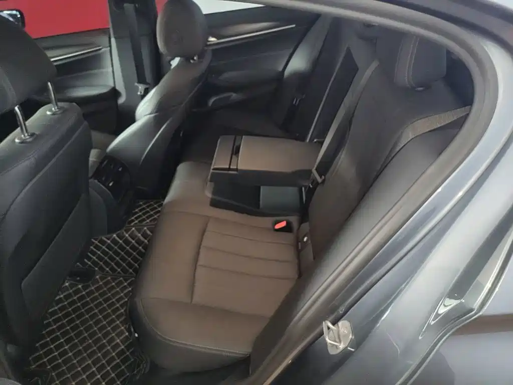 BMW 5 Series (Import) — миниатюра 17