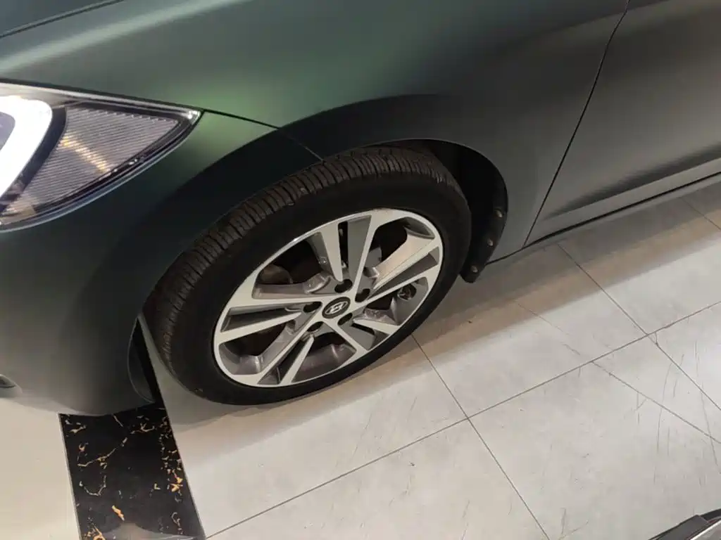 Hyundai Elantra — миниатюра 23