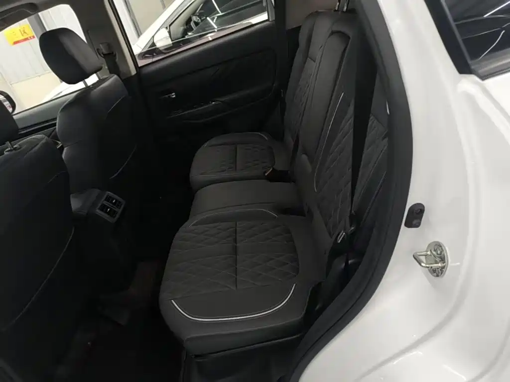 Mitsubishi Outlander — миниатюра 17