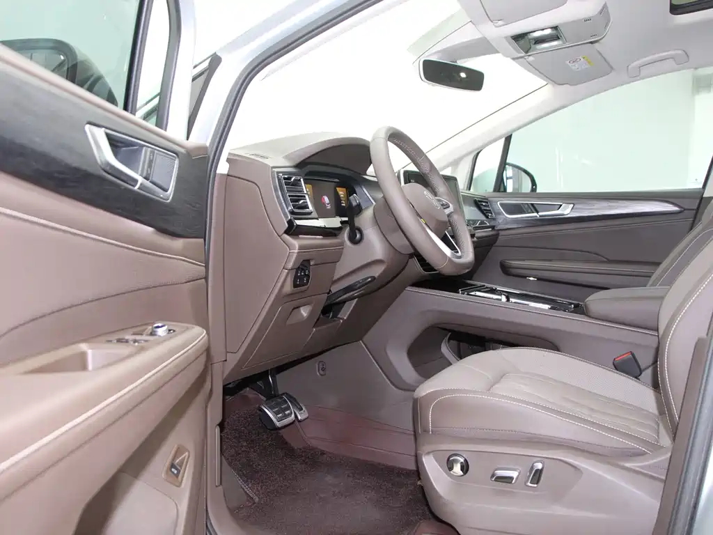 Volkswagen Viloran 2022 380TSI