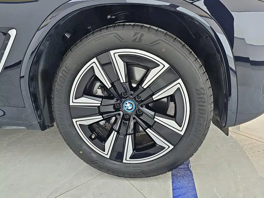 BMW iX3 — миниатюра 6