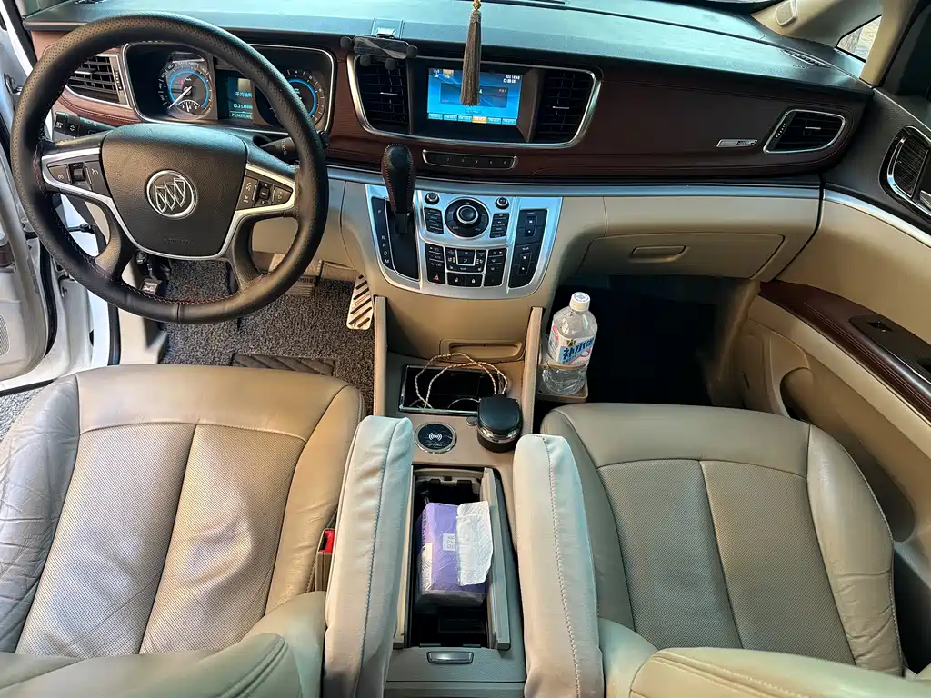Buick GL8 2014 3.0L XT Luxury Flagship