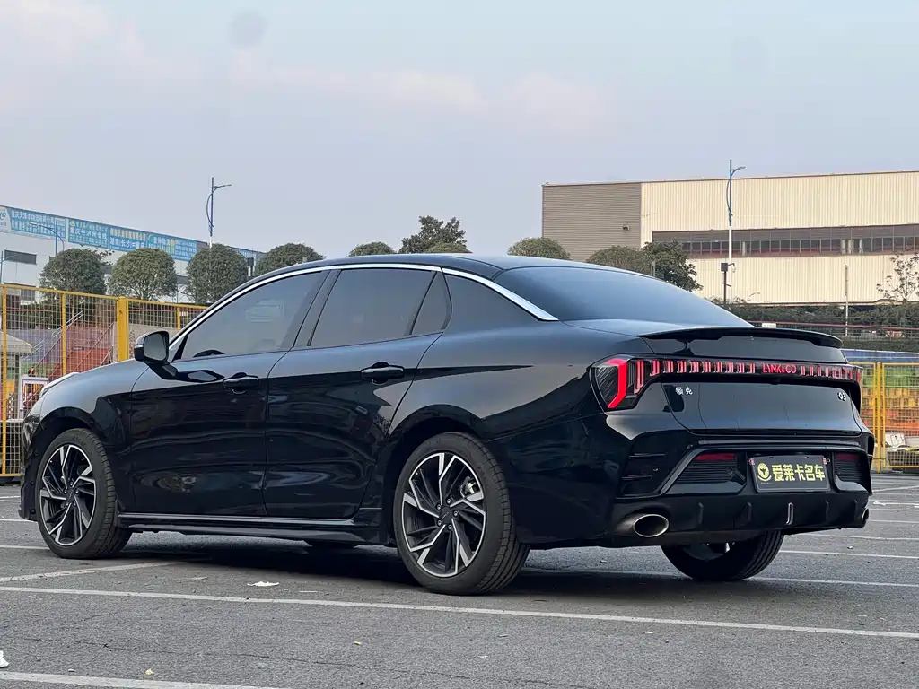 Lynk & Co 03 — миниатюра 5