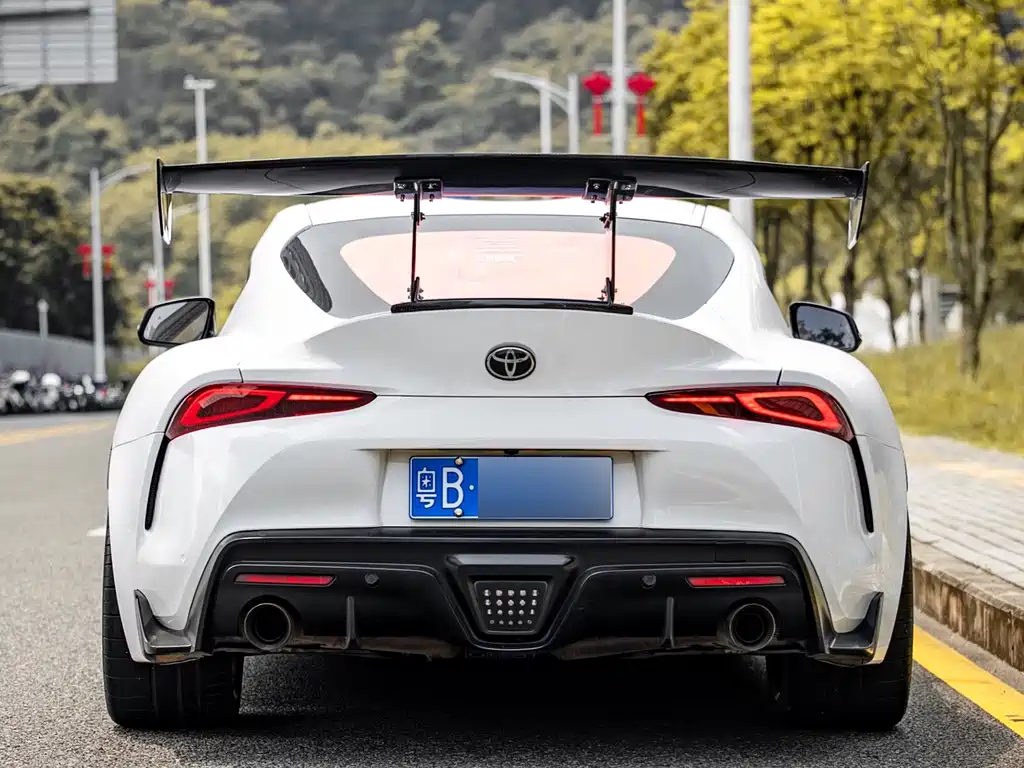 Toyota Supra — миниатюра 10